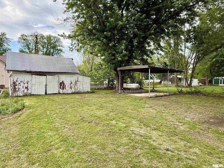 Property Photo:  203 E Water Street  IL 61544 