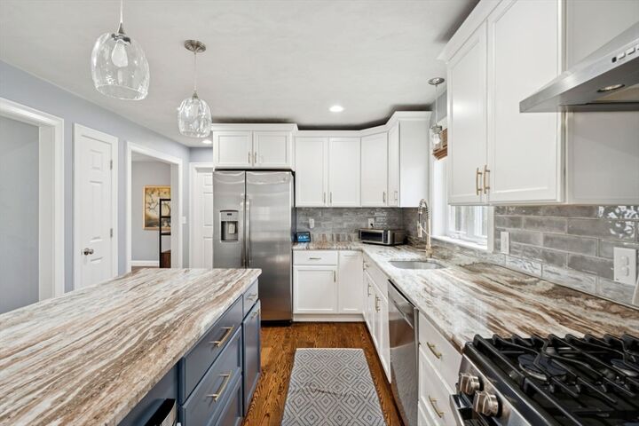 Property Photo:  93 Glenwood Pl Ext  MA 01543 