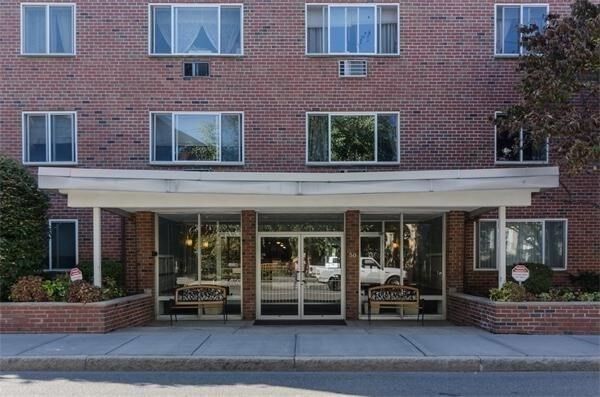 Property Photo:  50 Green Street 109  MA 02446 