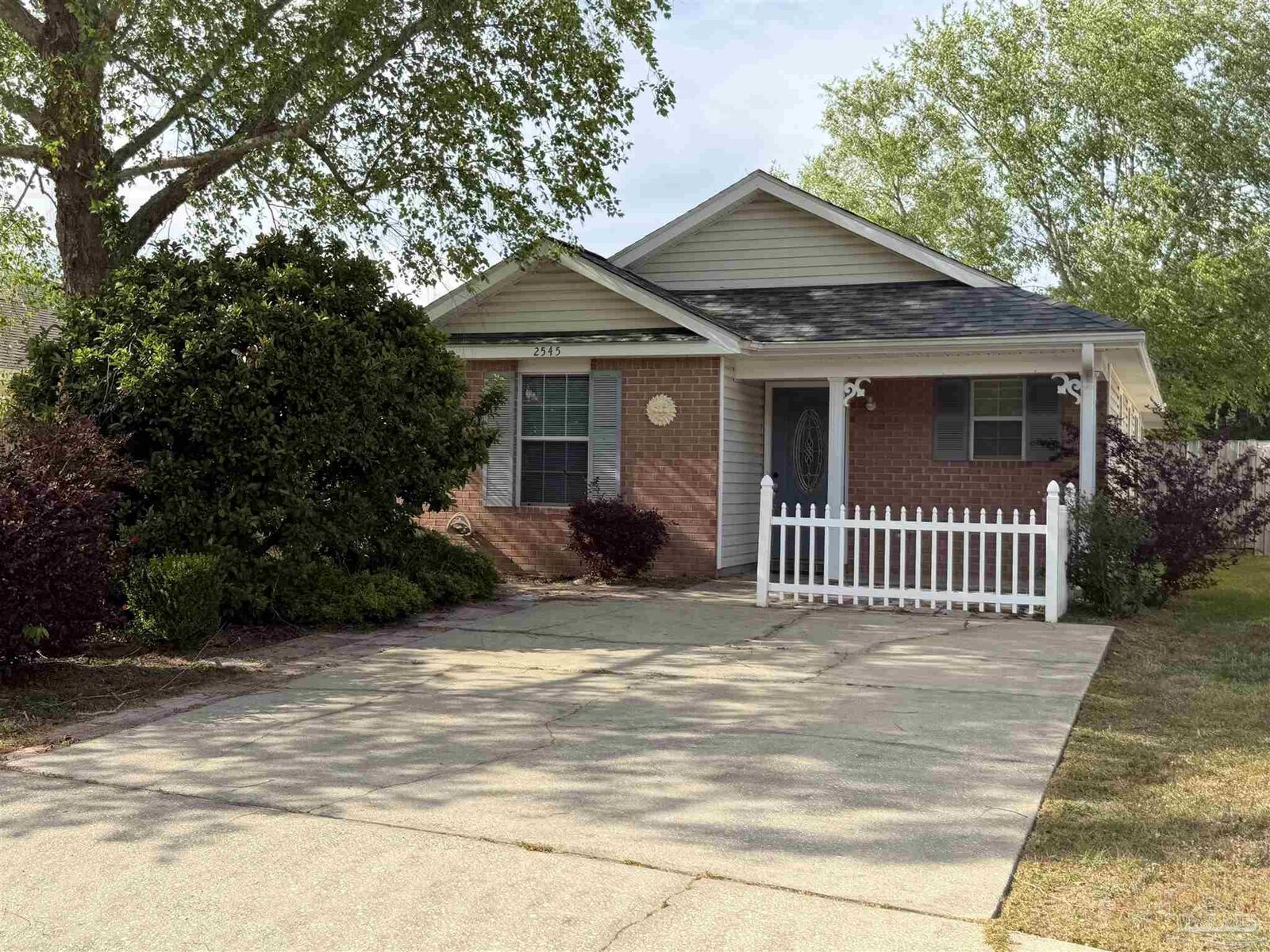Property Photo:  2545 Trailwood Dr  FL 32533 