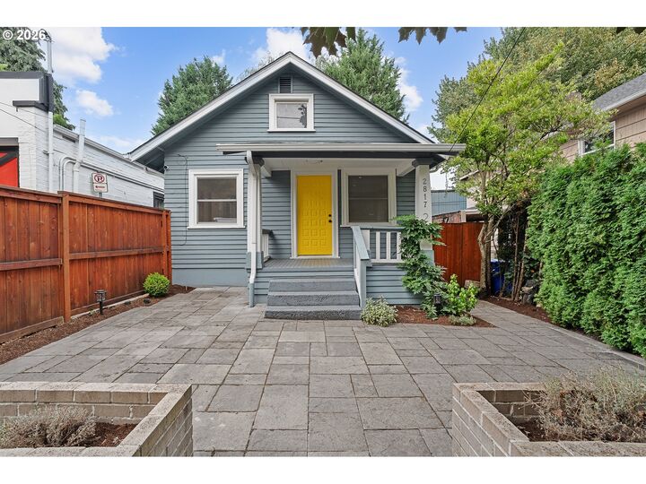 Property Photo:  2817 NE Weidler St  OR 97232 