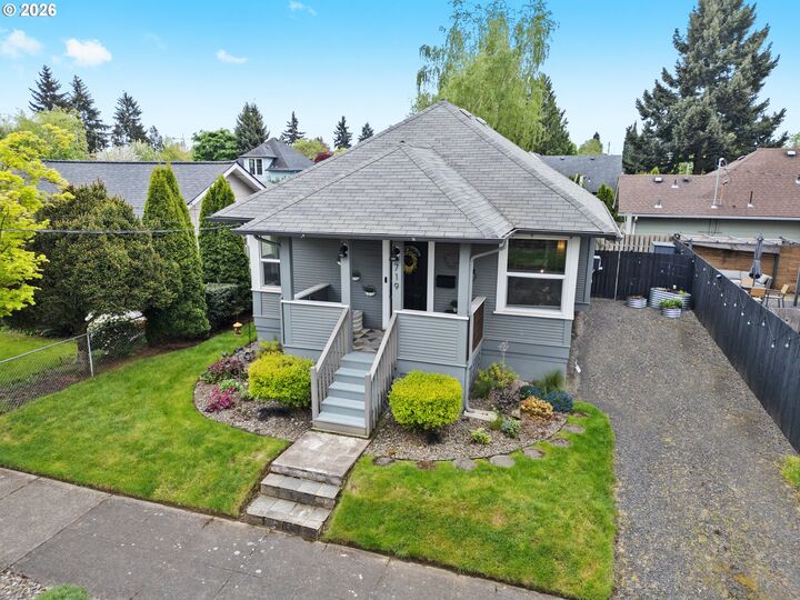 Property Photo:  719 W 23rd St  WA 98660 