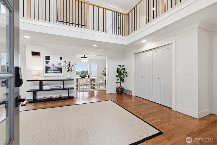 Property Photo: 18124 Riviera Place SW WA 98166