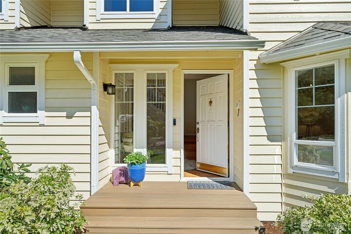 Property Photo:  19924  163rd Avenue NE  WA 98072 