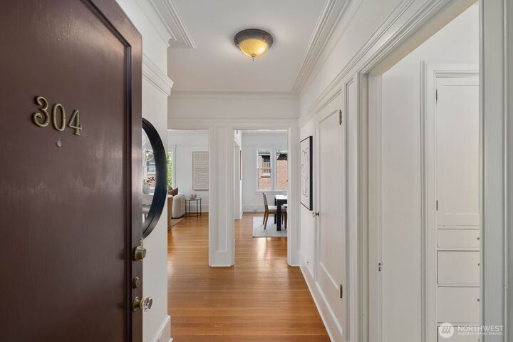 Property Photo:  1902  Bigelow Avenue N 304  WA 98109 