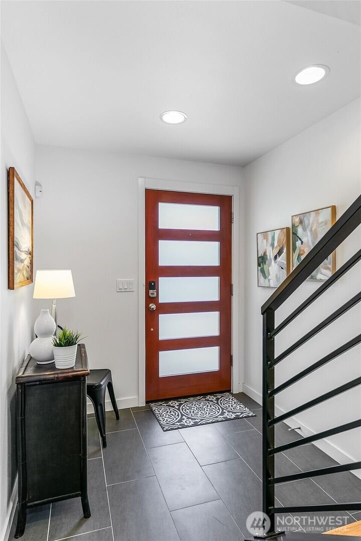 Property Photo:  4221  Evanston Avenue N B  WA 98103 