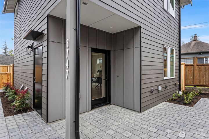 Property Photo:  6747  Earl Avenue NW  WA 98117 