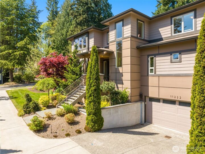 Property Photo:  11222  116th Place NE L4  WA 98033 