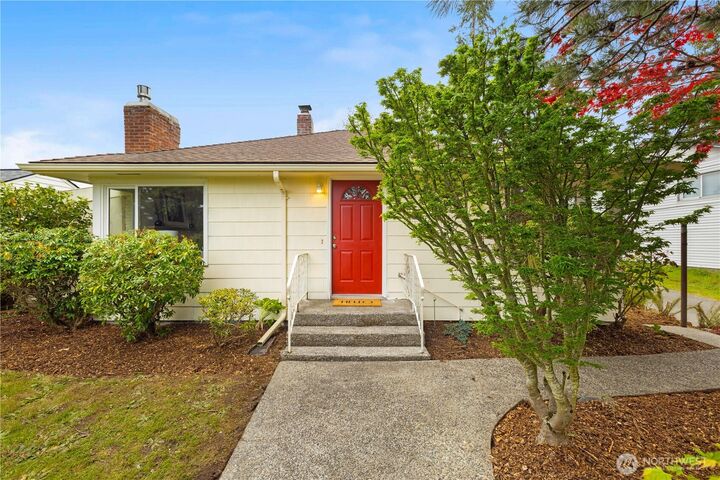 Property Photo:  11253  35th Avenue SW  WA 98146 