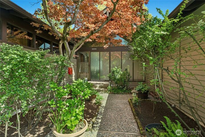 Property Photo:  2258  40th Avenue E  WA 98112 