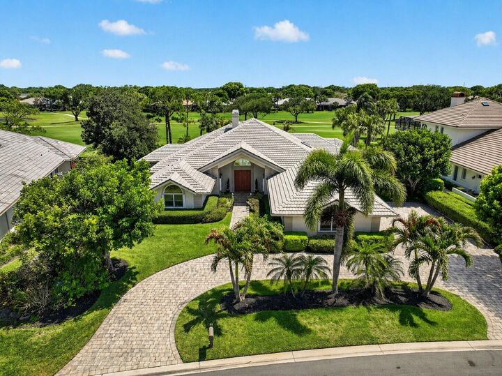 Property Photo:  6711 SE Barrington Drive  FL 34997 