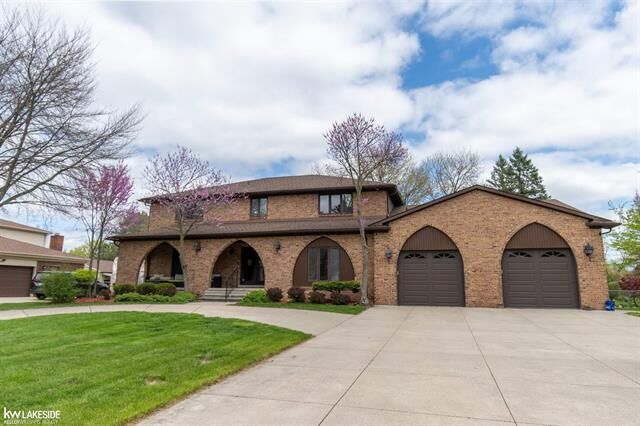 Property Photo:  37900 Saddle Lane  MI 48036 