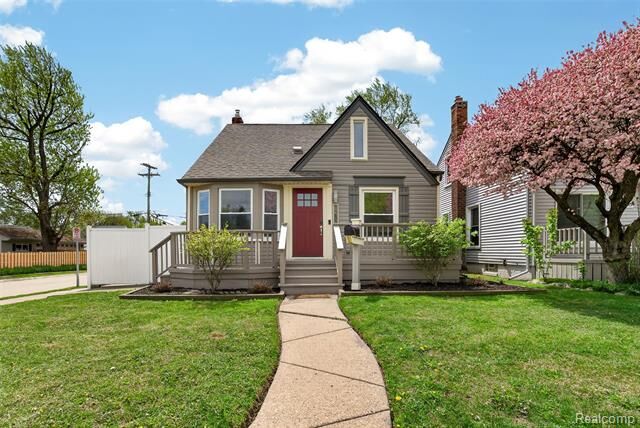 Property Photo:  1283 West Boulevard  MI 48072 
