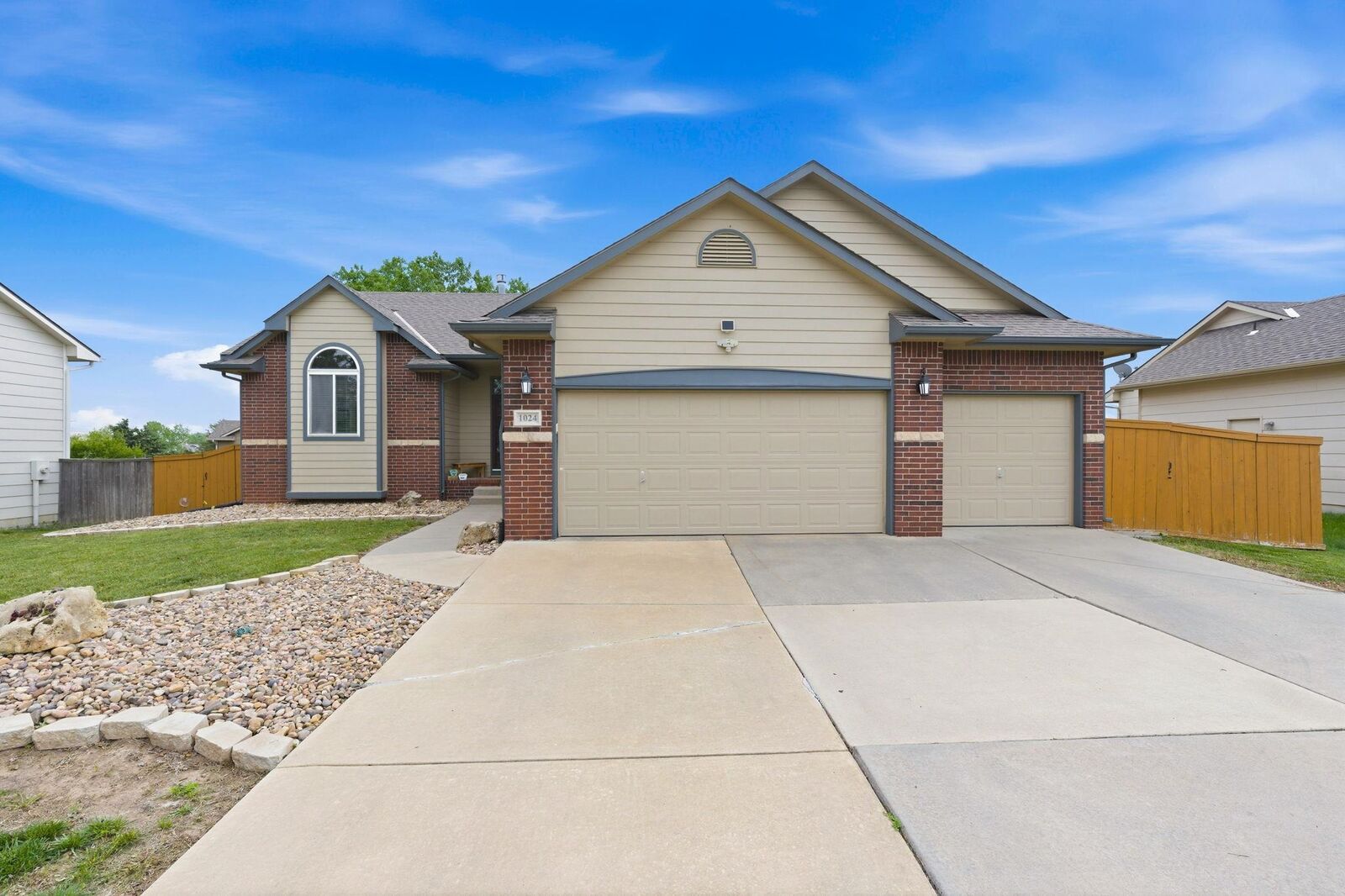 Photo de la propriété:  1024 N Crest St  KS 67206 