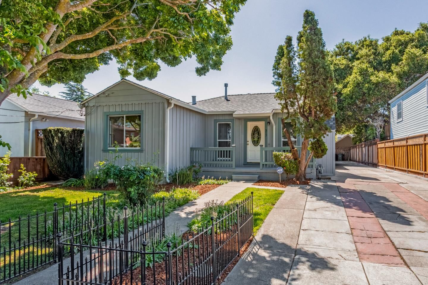 Property Photo:  317 North Grant Street  CA 94401 