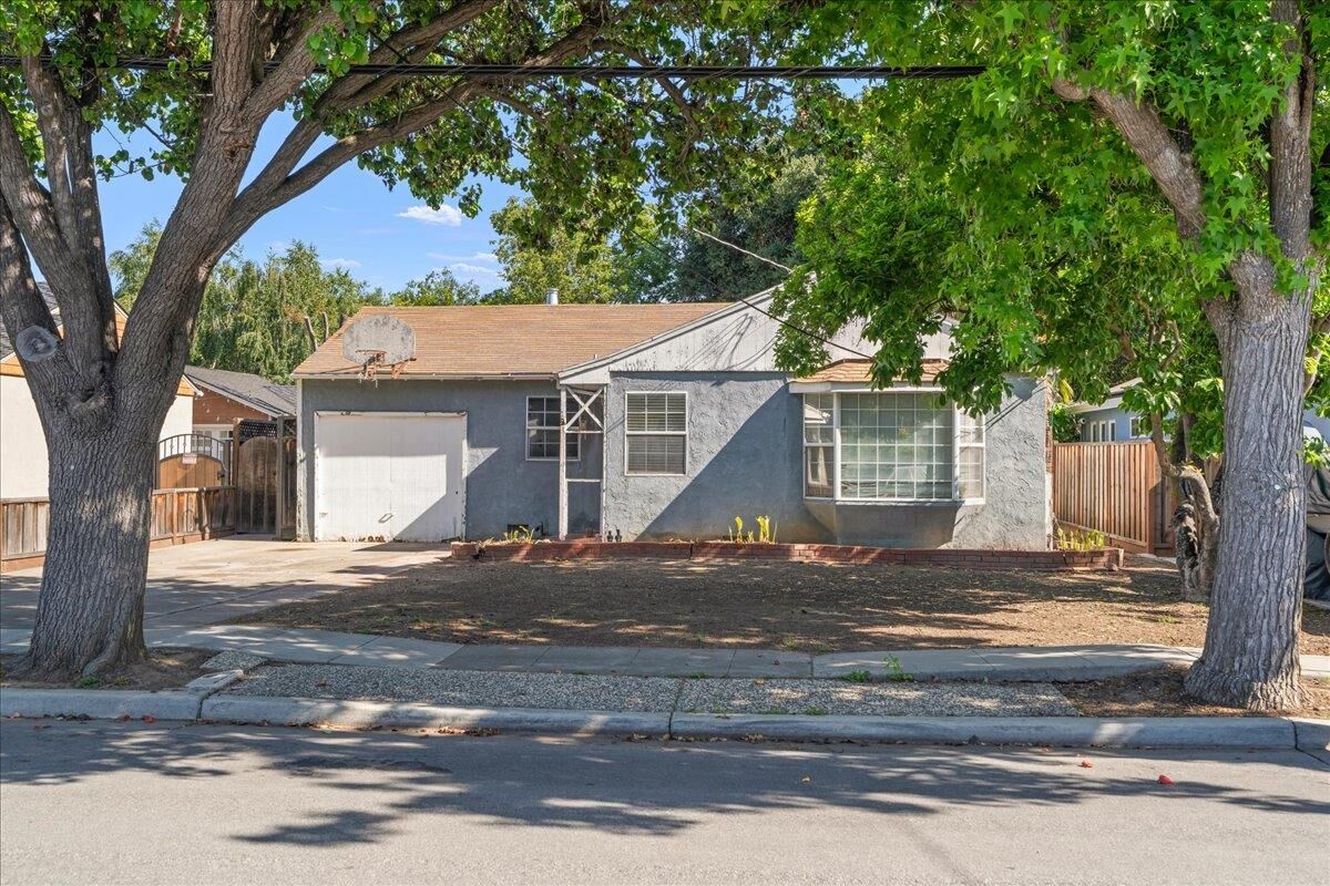Property Photo:  639 Hawthorne Avenue  CA 95008 
