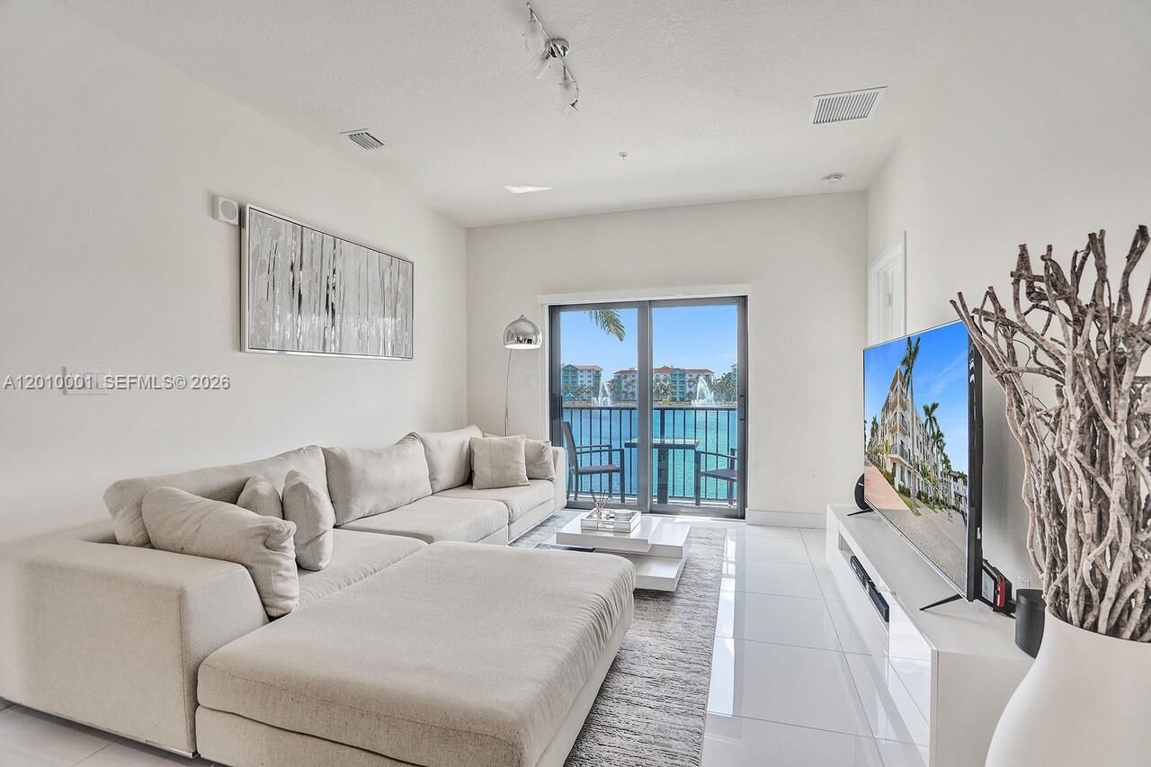 Property Photo:  4725 NW 85th Ave 38  FL 33166 