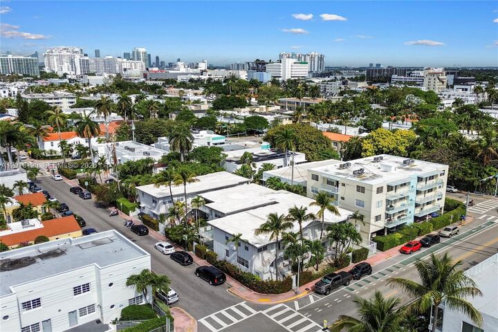 Property Photo:  717 Espanola Way 111  FL 33139 
