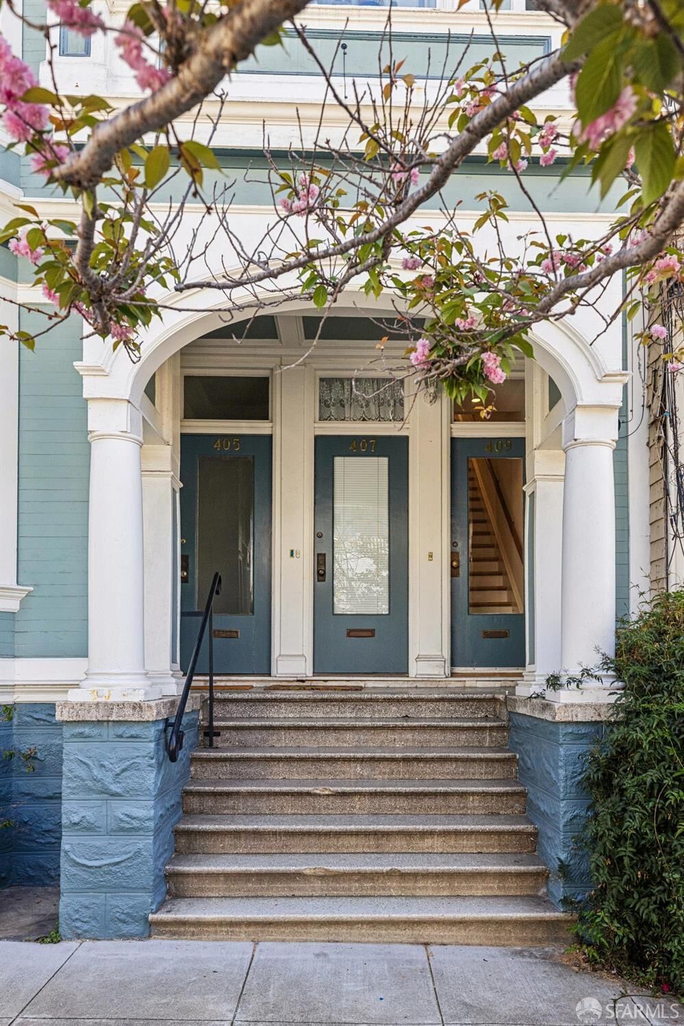 Property Photo:  409 Fair Oaks Street  CA 94110 