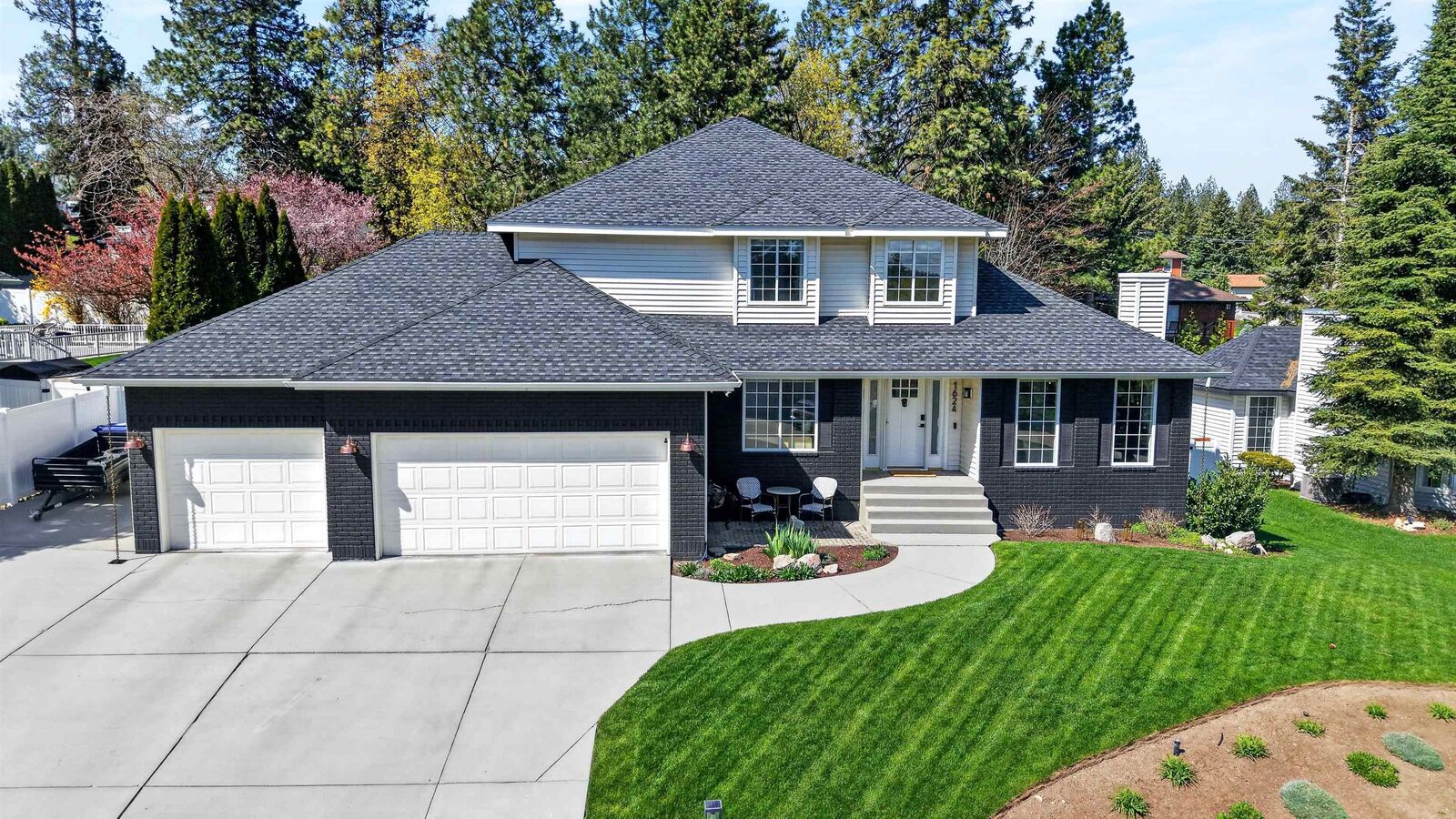 Property Photo:  1624 S Rocky Ridge Dr  WA 99212 
