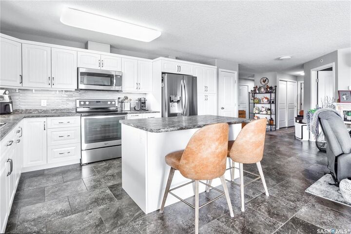 Property Photo:  2781 Woodbridge Drive 403  SK S6V 3Z9 