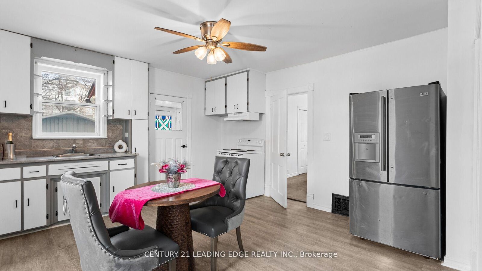 Property Photo:  195 Albert Street  ON L1H 4R4 