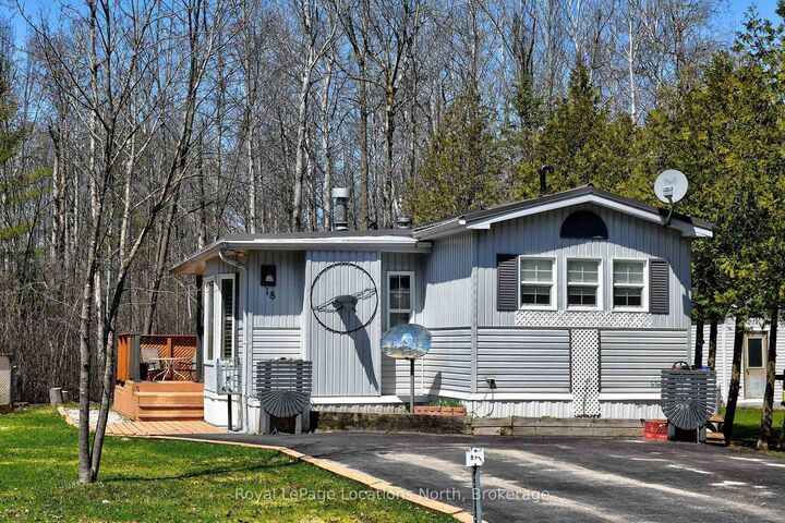18 Prince Charles Avenue — photo 1