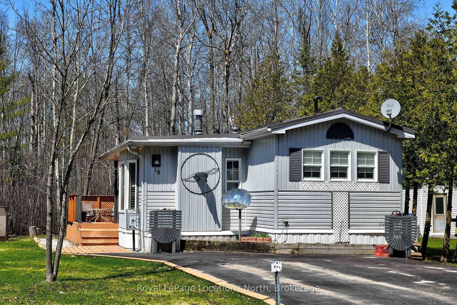 Property Photo: 18 Prince Charles Avenue ON L0L 1P0