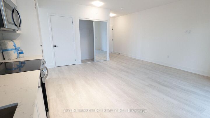 Property Photo: 2450 Old Bronte Road 504 ON L6M 5P6