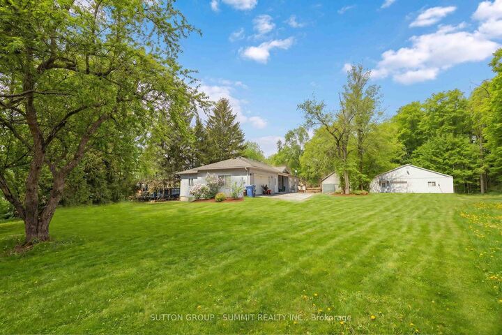 Property Photo: 4932 Aurora Road ON L4A 7X4