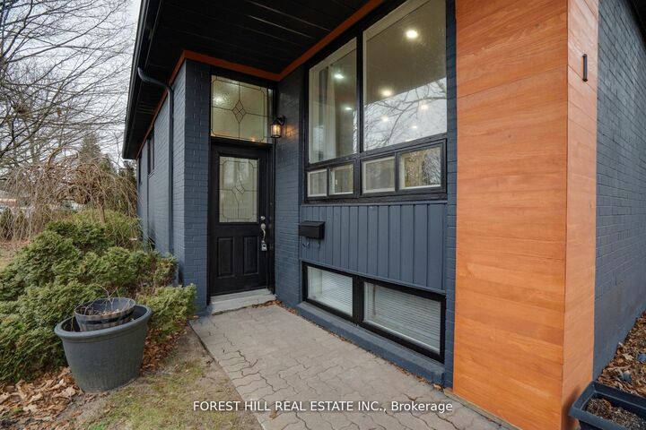 Property Photo: 1 Willis Drive ON L4G 2J8