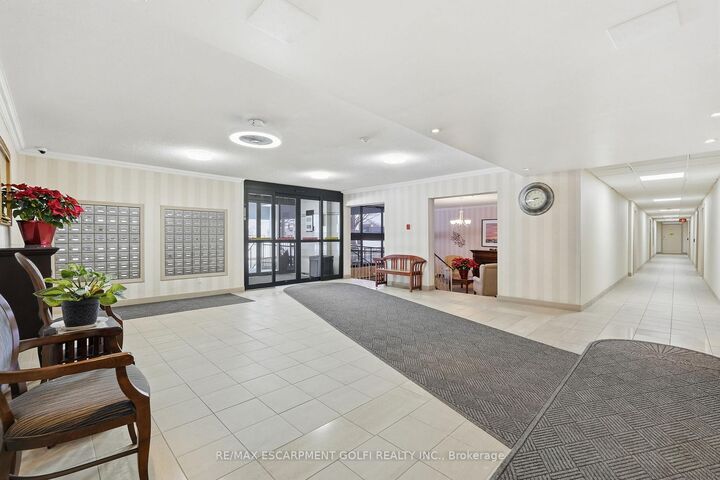 Property Photo: 640 West Street 506 ON N3R 6M3