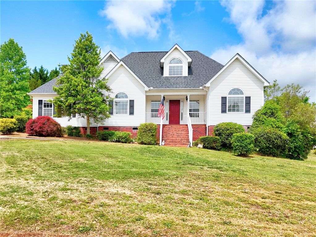 Property Photo:  333 Crowfield Drive  SC 29657 