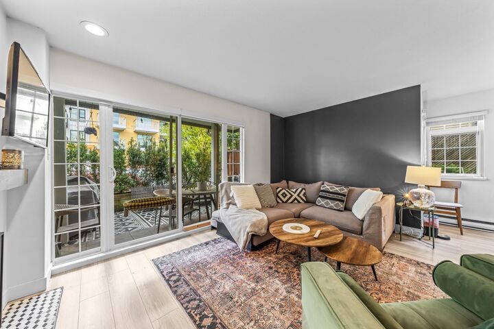 Property Photo:  1868 E 11th Avenue 103  BC V5N 1Z1 