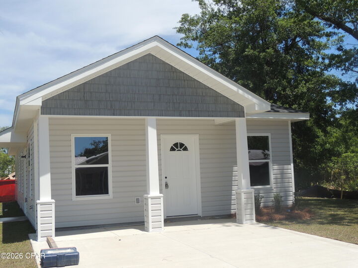 Property Photo:  533 E 9th Street  FL 32401 