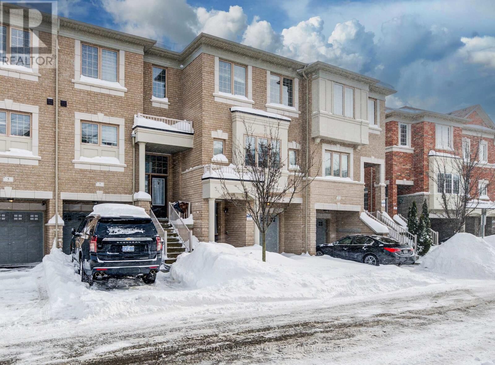 Property Photo:  9 Aspen Hills Road 40  ON L6Y 6E3 