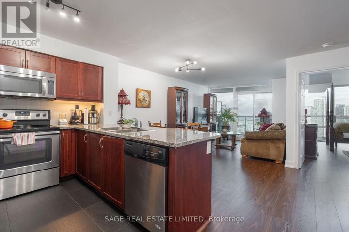 Property Photo:  19 Grand Trunk Crescent 3712  ON M5J 3A3 