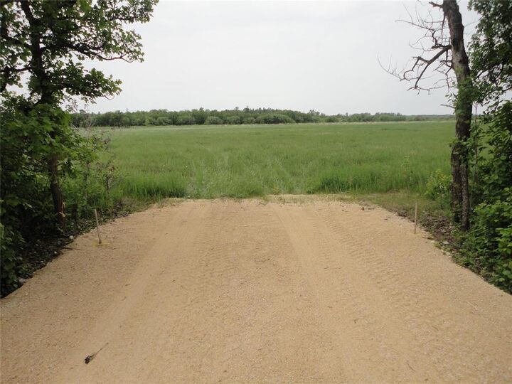 Property Photo:  2 Railway Street  MB R0C 2W0 
