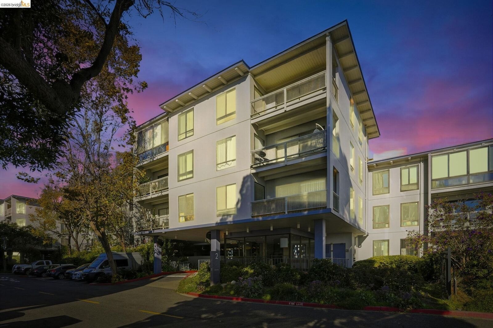 Property Photo:  2 Admiral Drive B276  CA 94608 