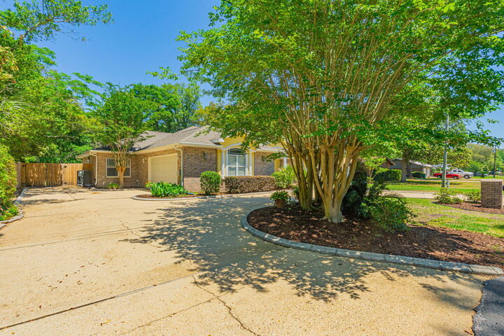 Property Photo:  7 Japonica Lane  FL 32579 