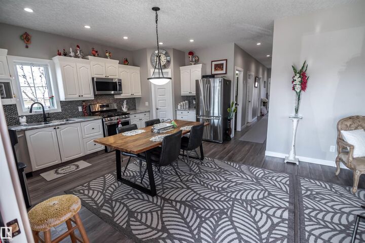 Property Photo:  5007 57 Street  AB T0E 0A0 