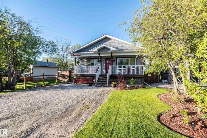 Property Photo: 5007 57 Street AB T0E 0A0
