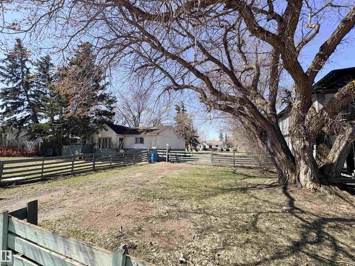 Property Photo:  5010 50 Street  AB T0A 1H0 