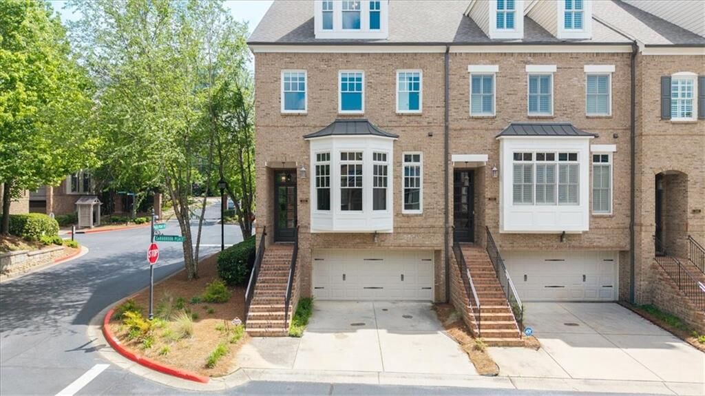 Property Photo:  552 Sarabrook Place  GA 30342 