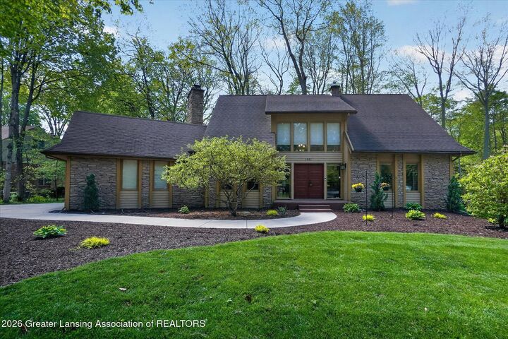 Property Photo:  1981 Valleybrook Drive  MI 48864 