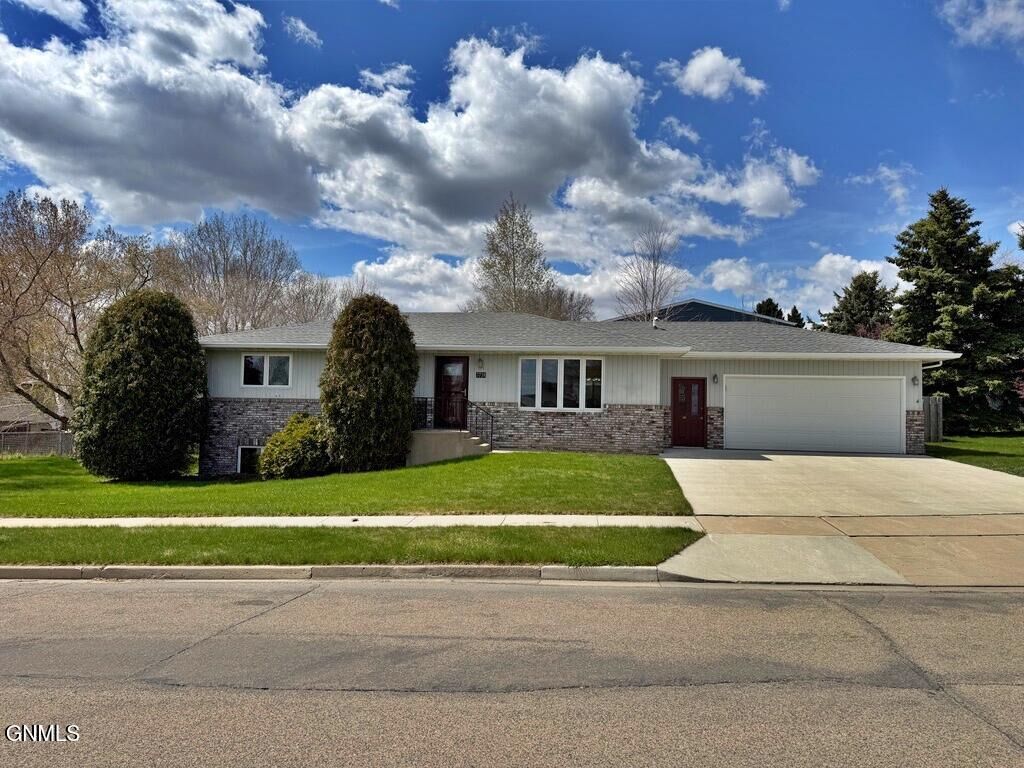Property Photo:  3738 Montreal Street  ND 58503 