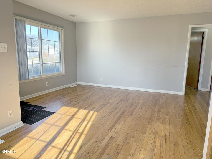 Property Photo:  1301 N 12th Street  ND 58501 