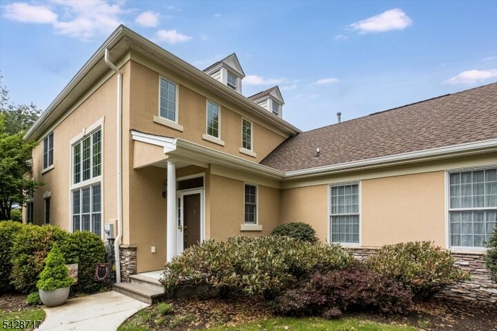 Property Photo:  23 Wyckoff Way  NJ 07930 