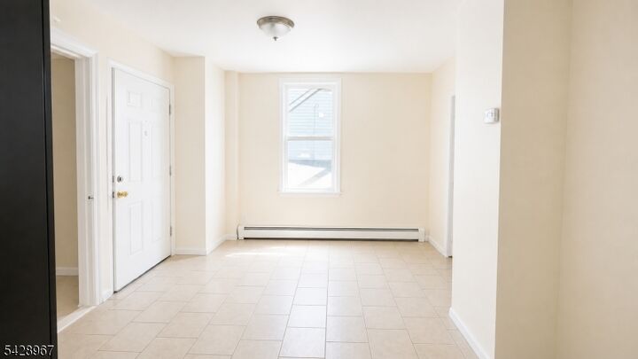 Property Photo:  612 S Park St 1  NJ 07206 