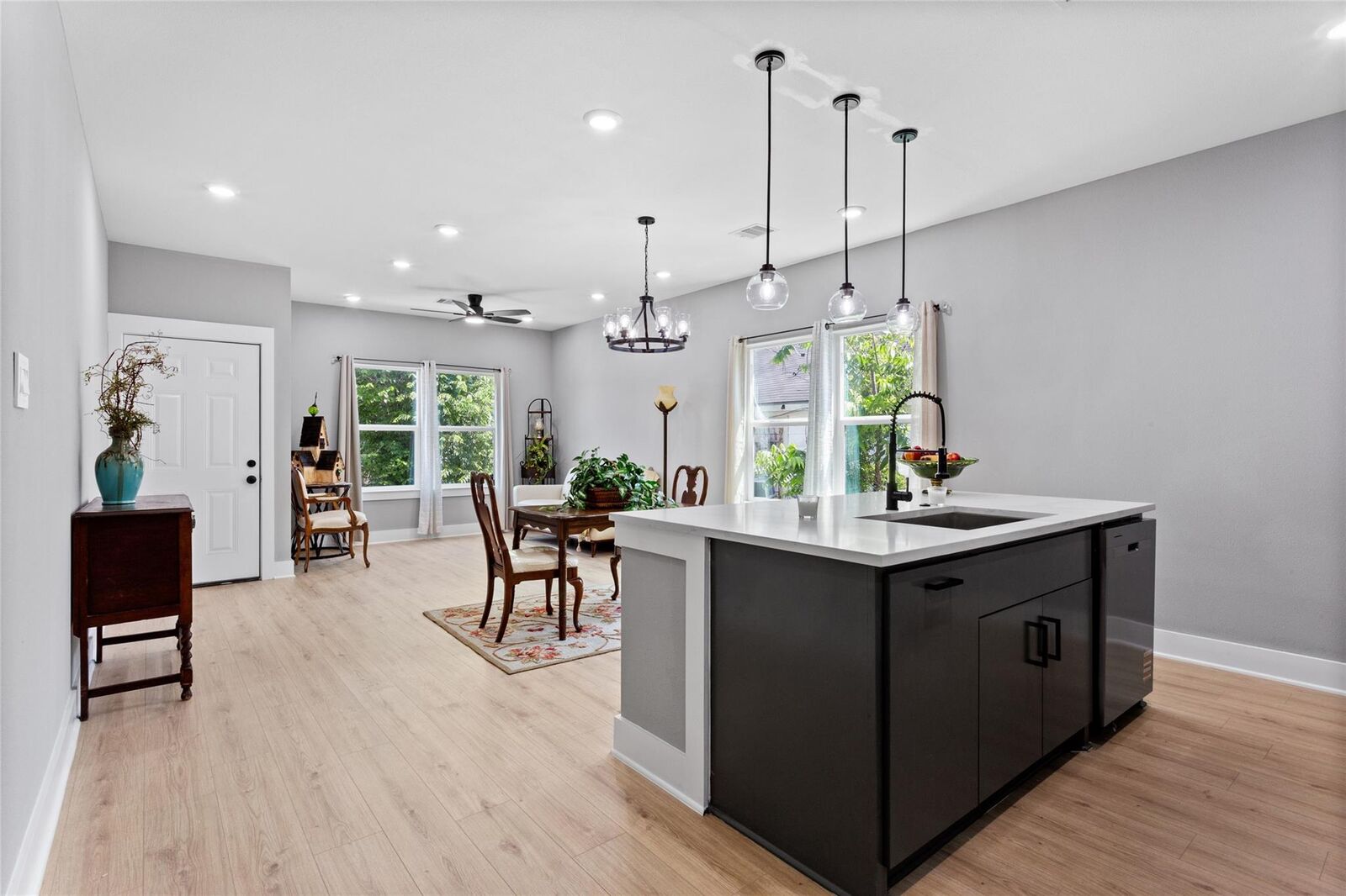 Property Photo:  3220 Josephine Street  TX 77026 